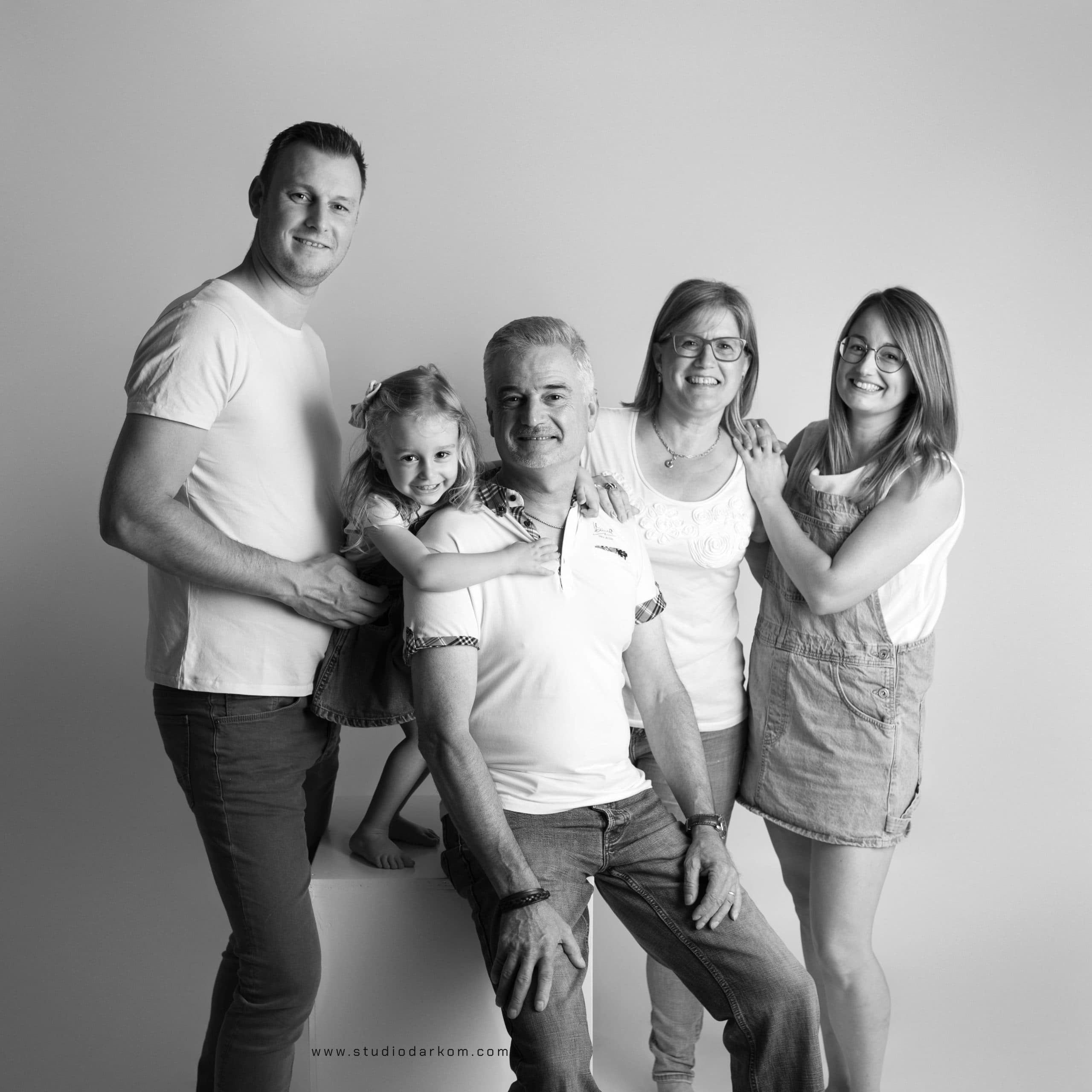 Famille — Studio Darkom